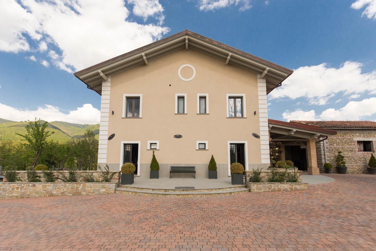 Casale Virginia Hostal Cesariano Exterior foto